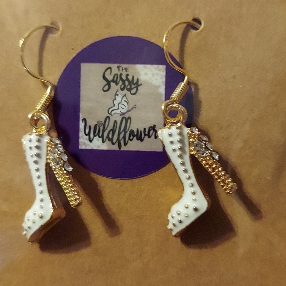 Hand Crafted Heel Earrings (Gold Tone) - Picture 3 of 4